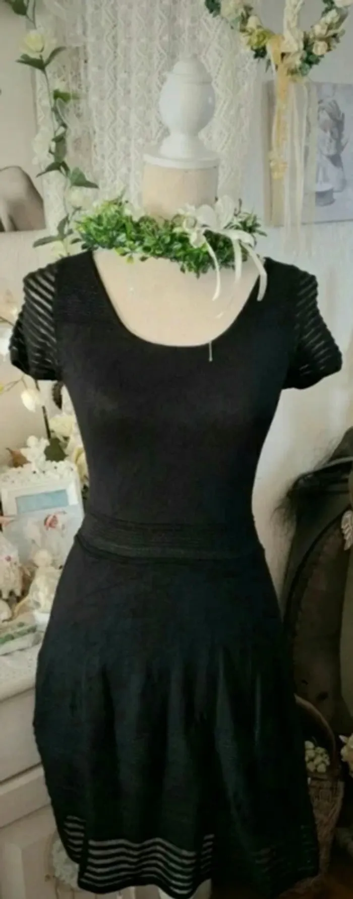 La petite robe noire élégante Promod Taille S - photo numéro 2