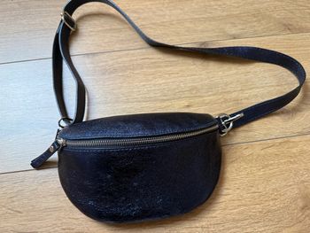 Banane cuir bleu marine