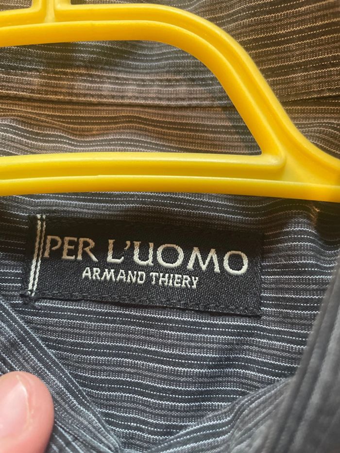 Chemise Armand Thierry taille 4 - photo numéro 2