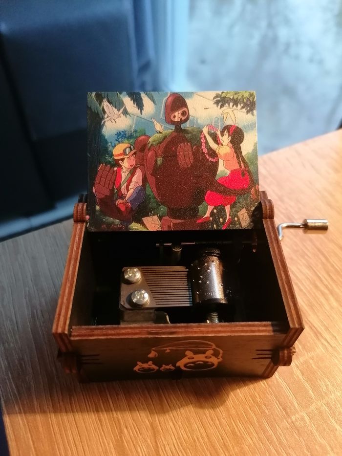 boite musical le château dans le ciel ghibli - photo numéro 2