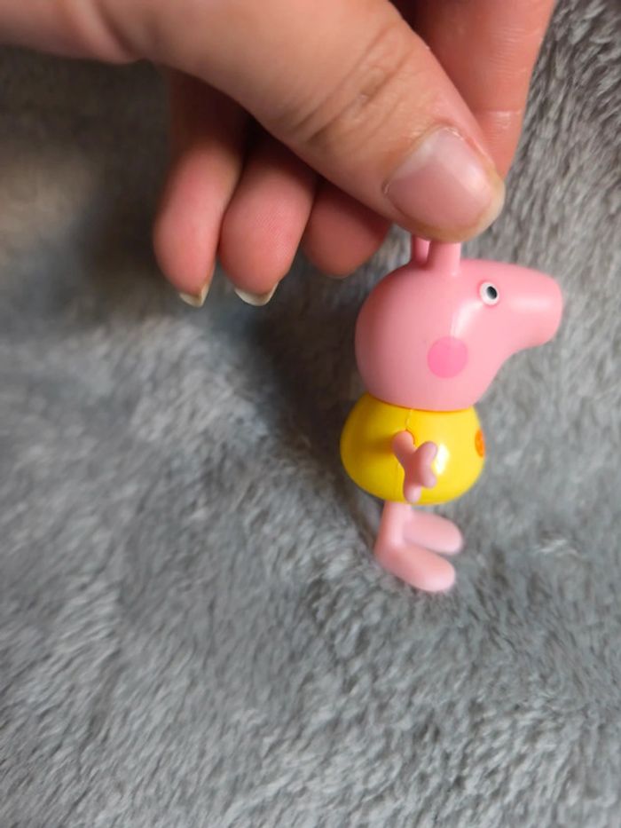 Figurine Peppa pig - photo numéro 2