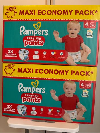 188 couches Pampers pants taille 4