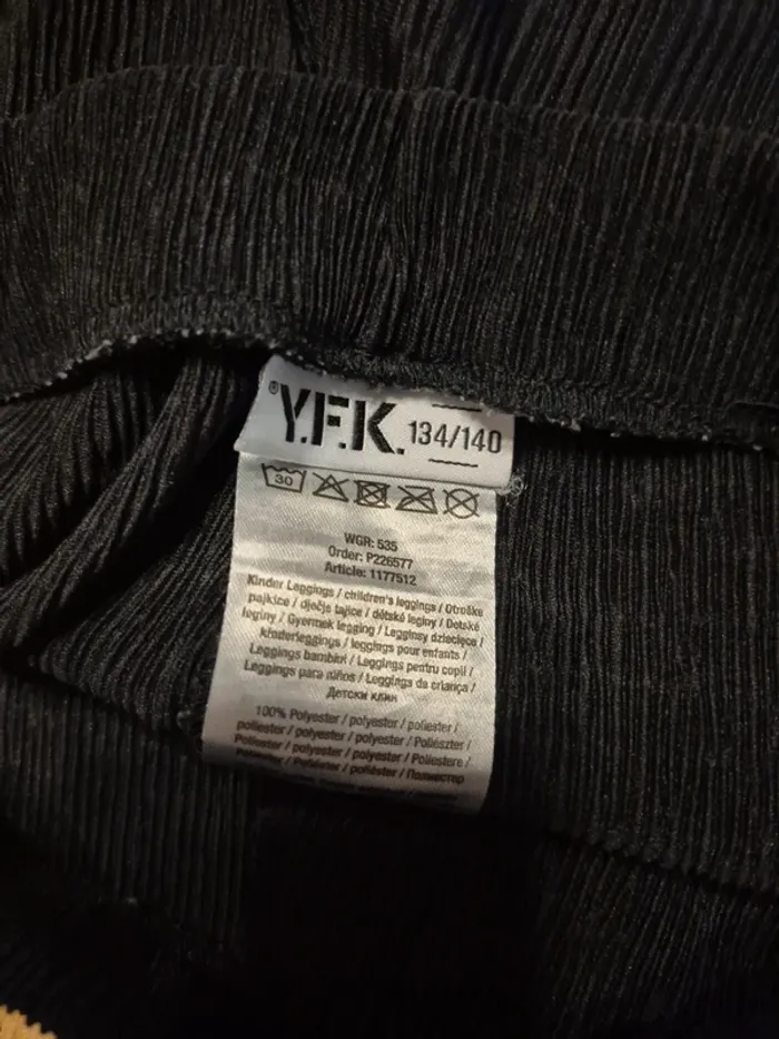 Pantalon patte d éléphant légé 9/10 ans - photo numéro 3