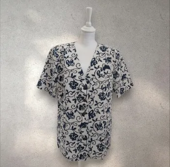 Surchemise manches courtes en lin avec épaulettes 46