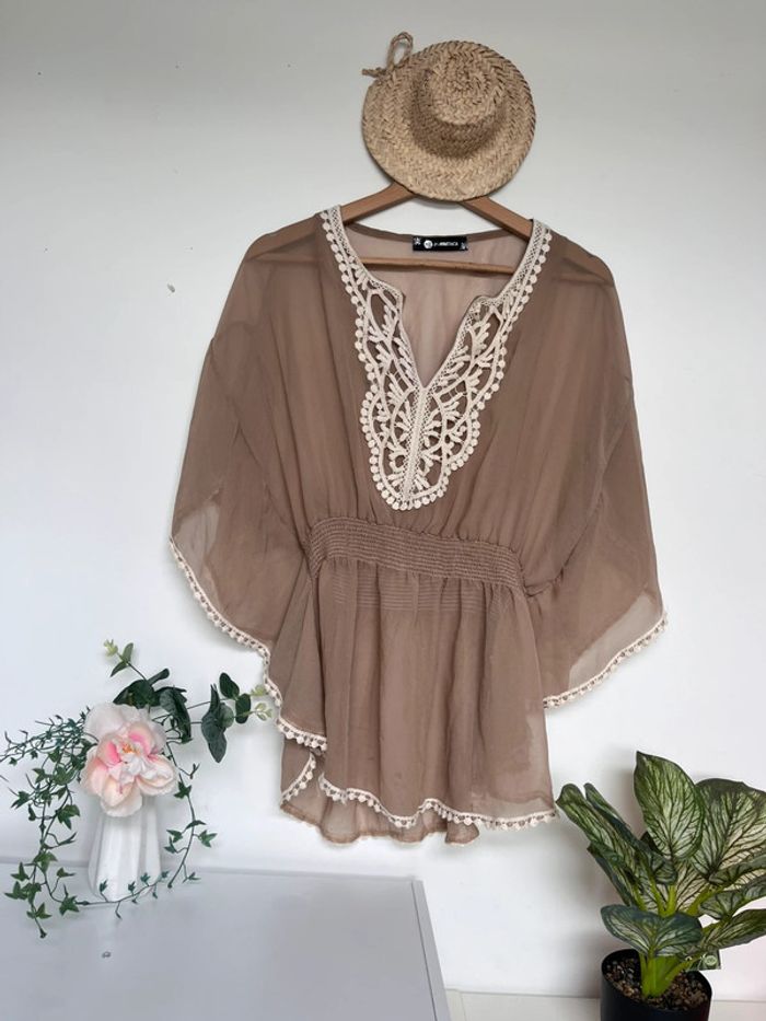 jolie blouse beige dentelle