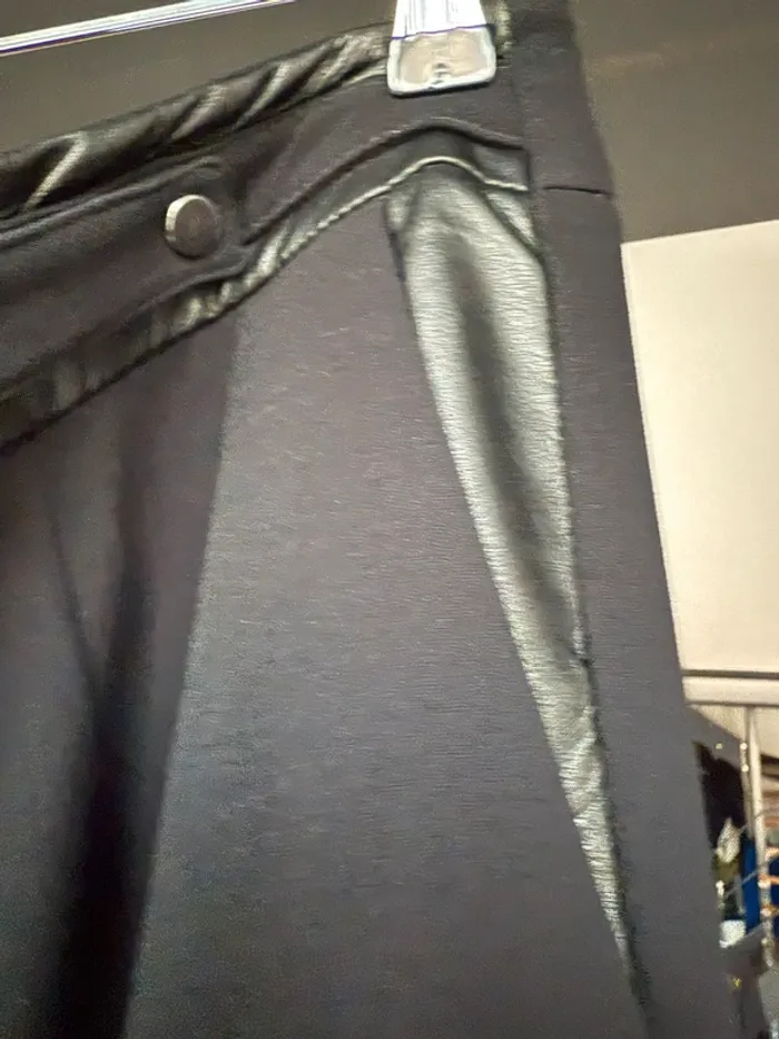 Pantalon noir coupe droite un jour ailleurs - photo numéro 5