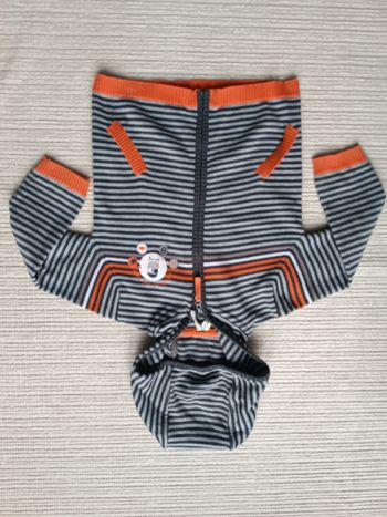 Gilet à capuche  T 18 mois