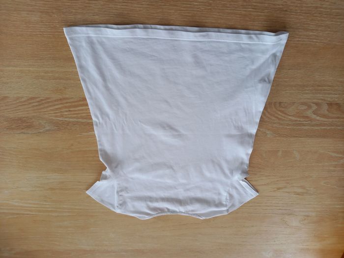 T-shirt Kiabi fille 10 ans - Excellent état - photo numéro 2