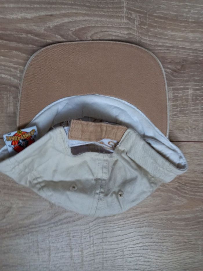 casquette beige marque Looney tunes taille 50-52 - photo numéro 2
