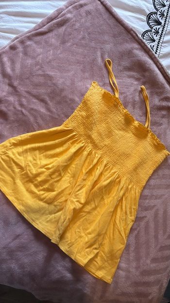 Top jaune