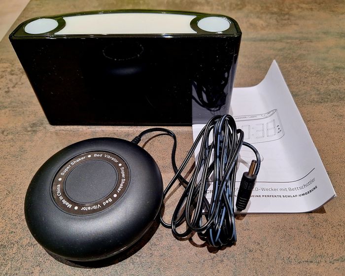 Réveil NEUF avec différentes lumières - photo numéro 3