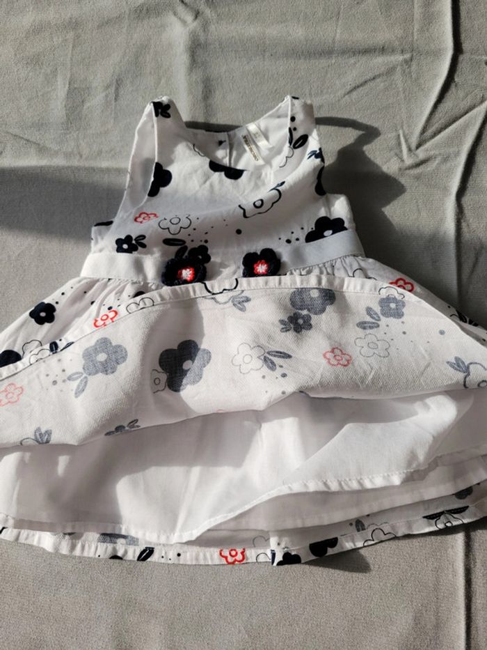 Robe à fleurs 3 mois - photo numéro 2