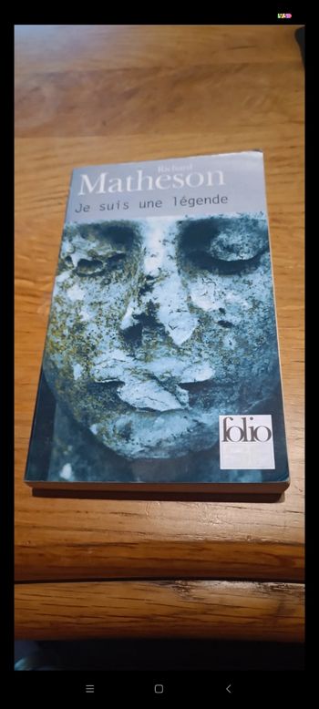 Livre je suis une lègende