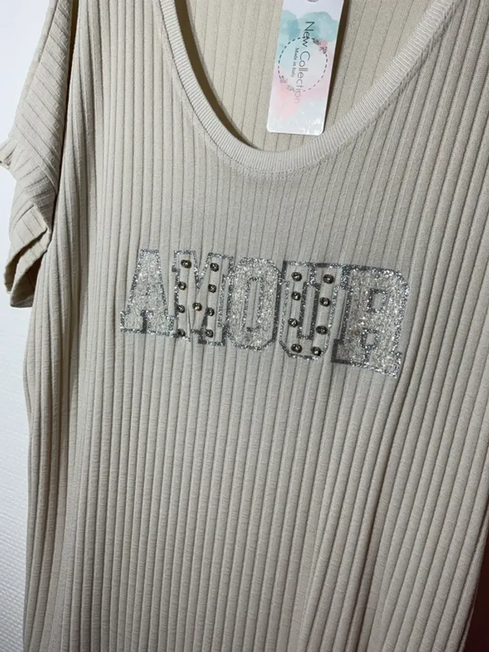 T-shirt « amour » femme taille unique (38-46)- E&F - neuf avec étiquette - photo numéro 2