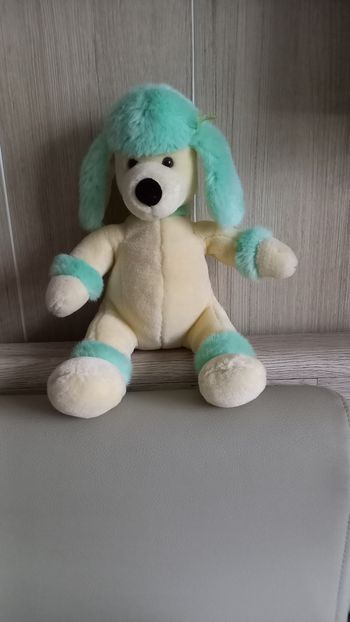 Caniche en peluche