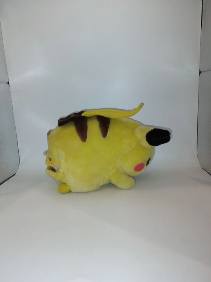 Peluche pokémon Pikachu tomy - photo numéro 5
