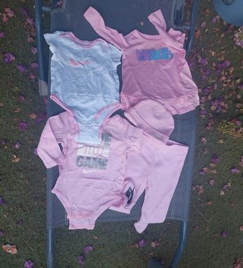 Lot 6/9 mois fille rose bébé Nike