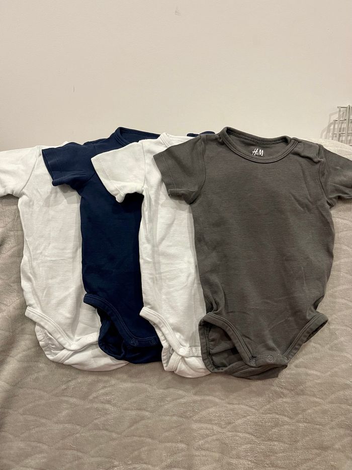 Lot de 4 bodies manches courtes