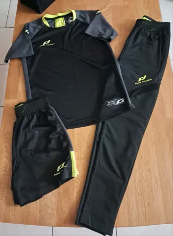 Lot Tee-shirt Short jogging 8/12 ans