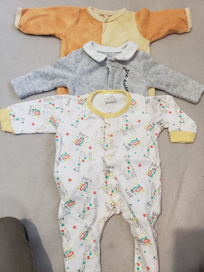Lot vêtements 0mois - photo numéro 9
