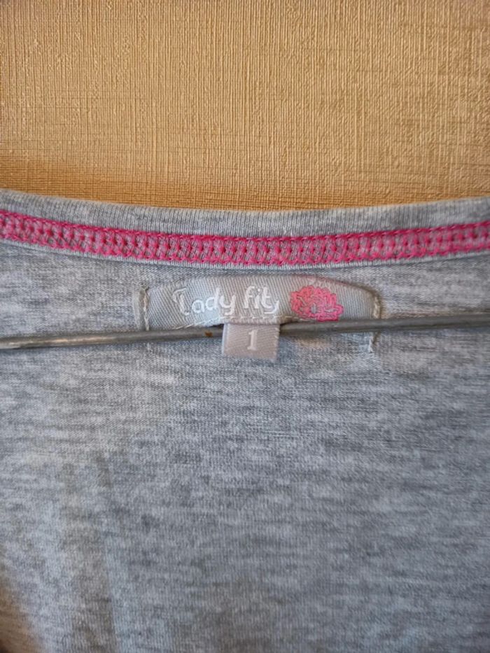 Robe courte. Marque Tady fit (D32) - photo numéro 3