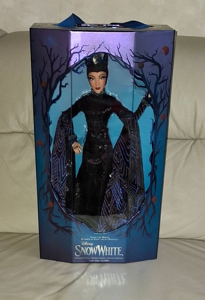 Poupée doll mechante reine de Blanche Neige disney - photo numéro 3