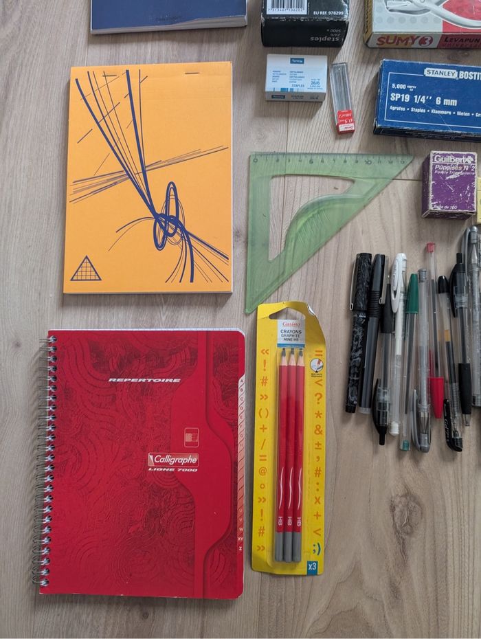 Lot fournitures scolaires - photo numéro 2