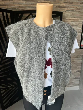 Veste grise sans manches