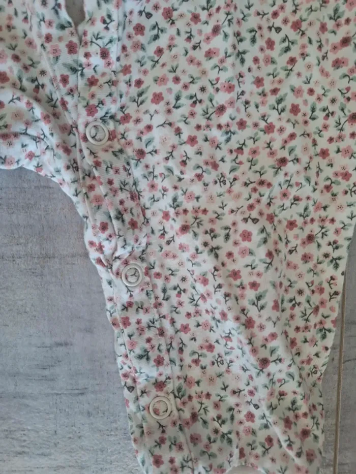 Pyjama fleuri - photo numéro 4