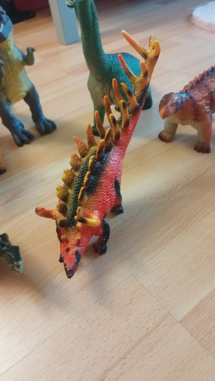 Lot dinosaures - photo numéro 3