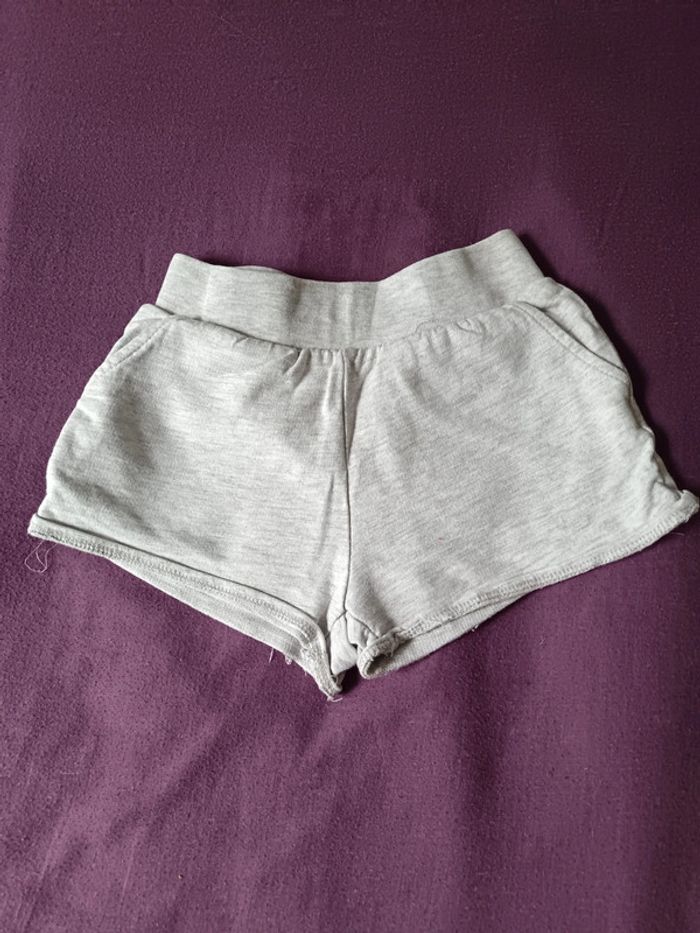 Short gris