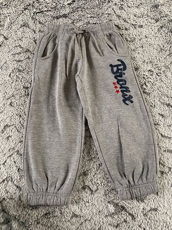 Pantalon de survêtement gris - 4 ans