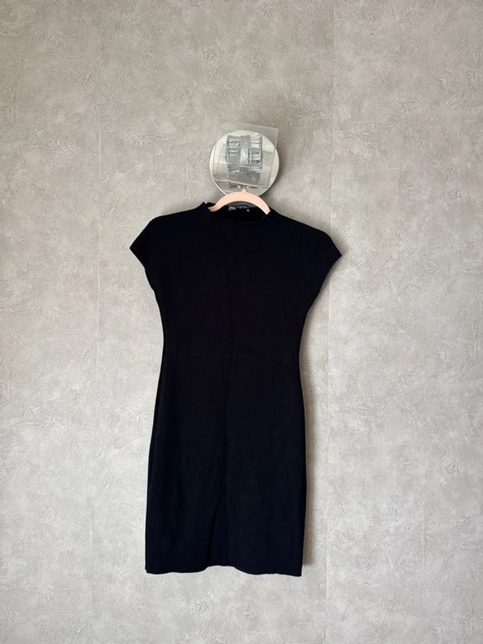 Petite robe noir Zara taille M - photo numéro 2