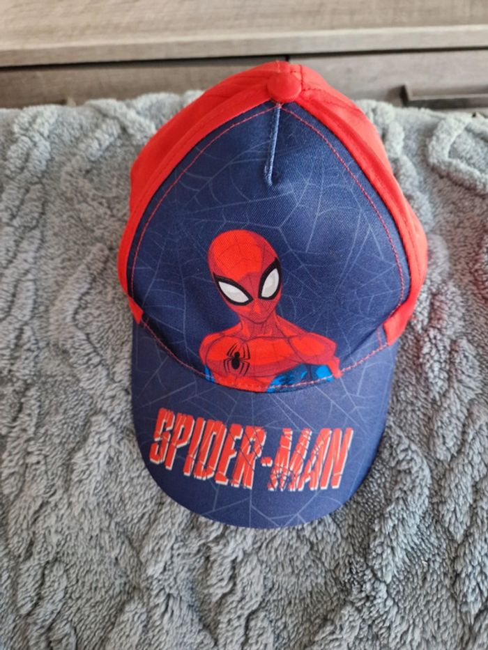 Casquette spider man