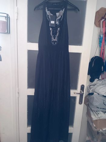 Robe longue noire soirée col perlé élégante taille s