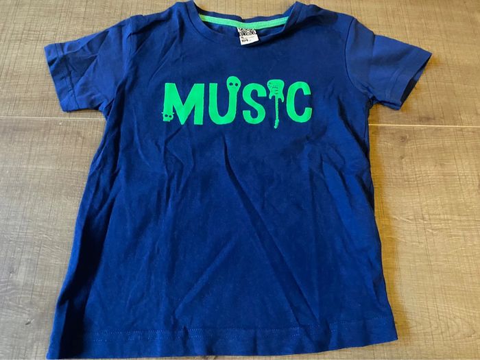 T shirt tape à l’œil