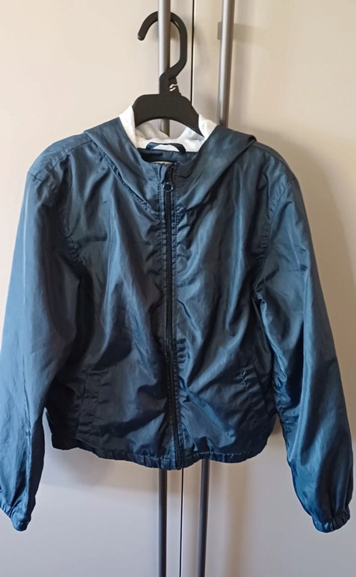 Veste fine garçon ou fille taille 9 ans. Name it.