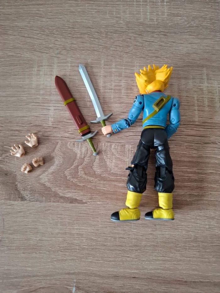 Figurine Super Saiyan Future Trunks 17cm Dragon Ball - photo numéro 2