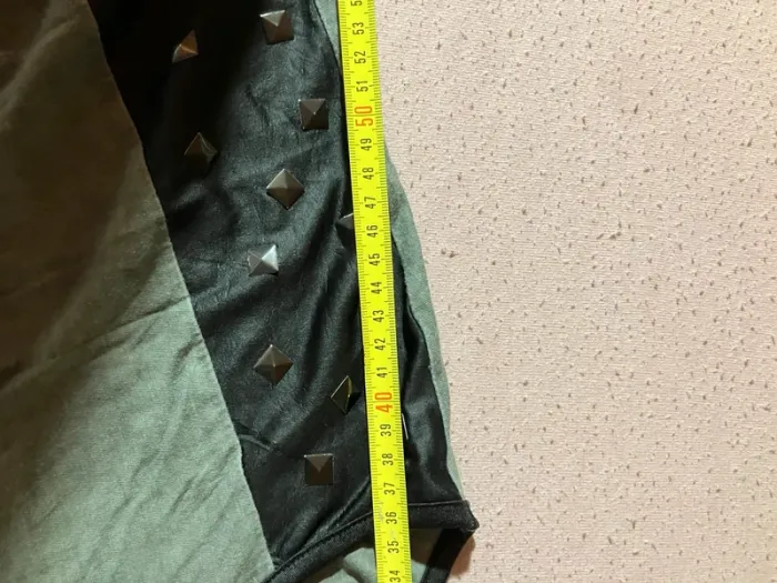 Haut léger kaki avec «  clous » - photo numéro 4