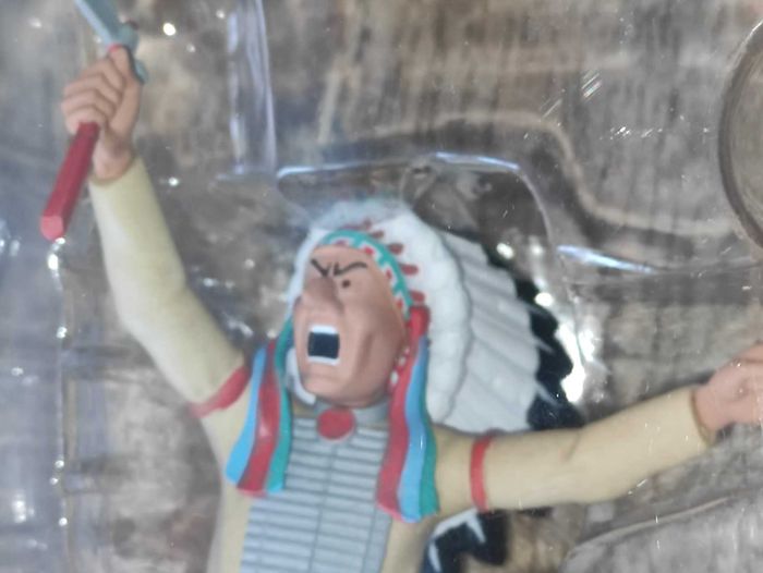 Taupe au regard perçant Figurine Tintin + Livret - photo numéro 3