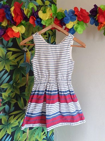 Robe style vintage dos visible