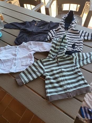 Lot de 5 gilets vestes 9 mois 