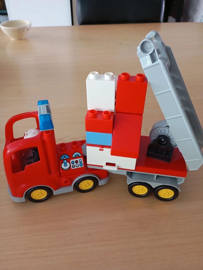 Lego Duplo camion pompier 2/5 ans
