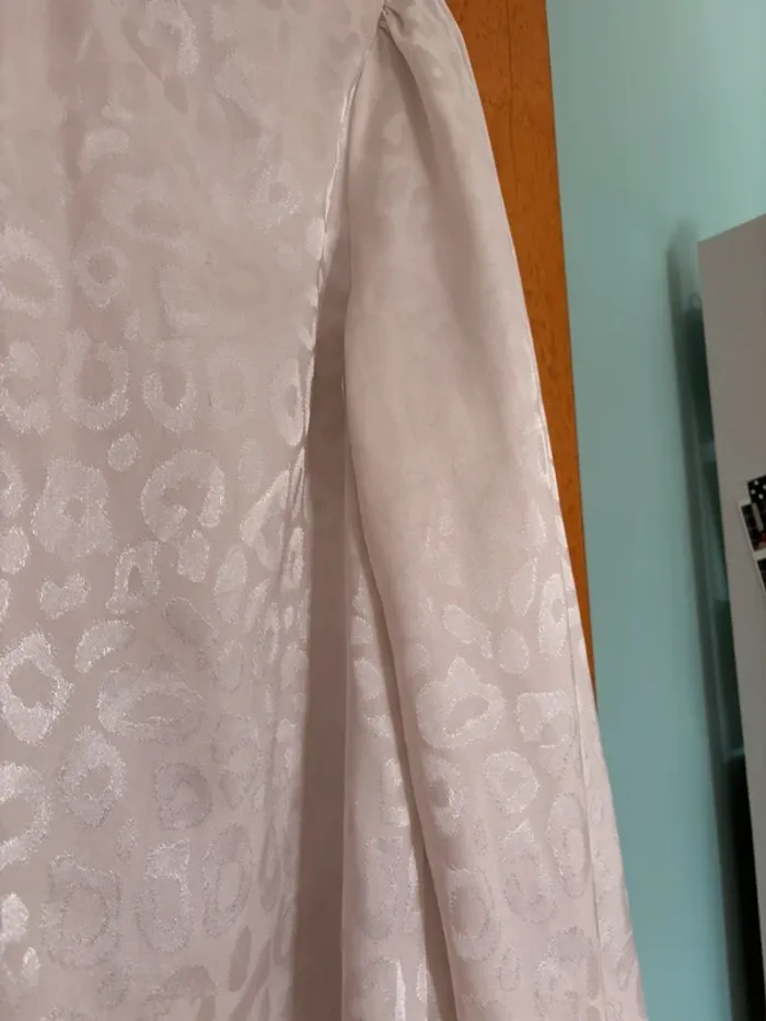 blouse blanche satinée léopard shein taille S - photo numéro 2