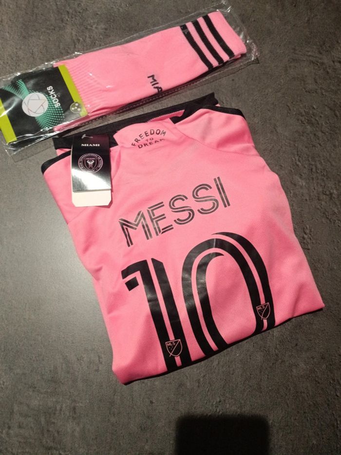 Tenue football Léo Messi Inter Miami rose t.30 - photo numéro 4