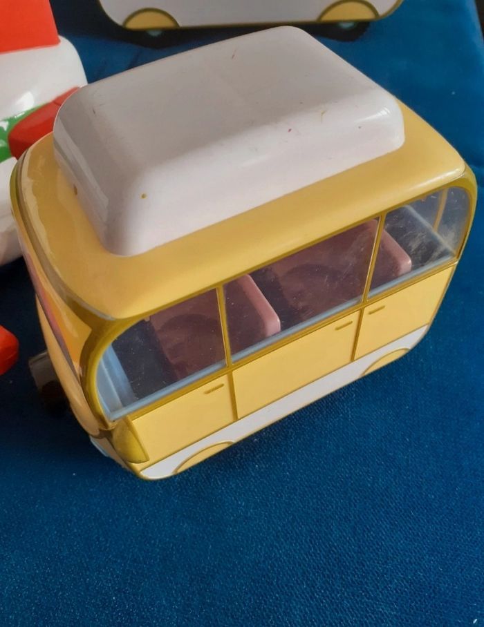 Avion et camping car peppa pig avec 4 figurines petit format - photo numéro 4