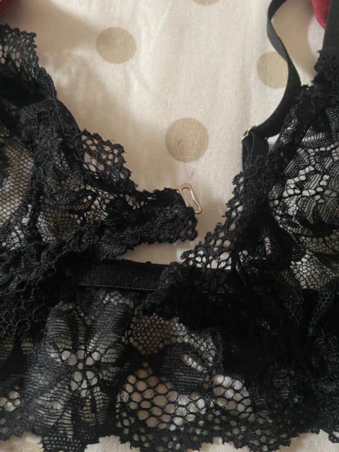 lot de deux. Soutiens-gorge, undiz taille 90B, bordeaux et noir. - photo numéro 9