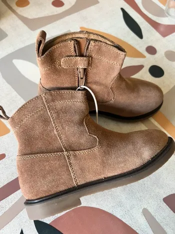 Jolies Boots en croûte de cuir Okaïdi neuves 29
