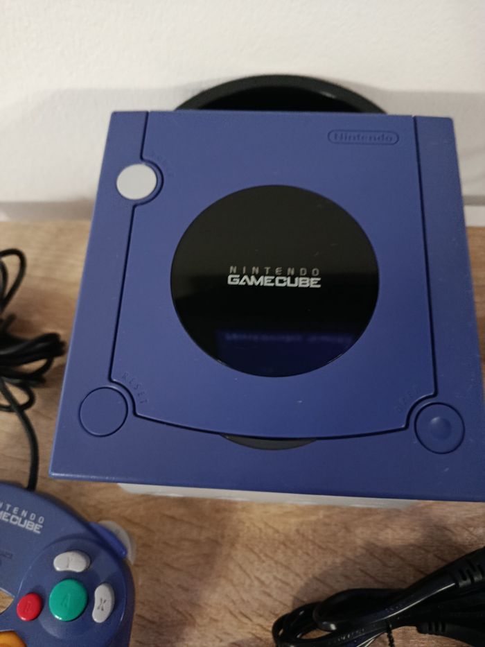 Nintendo GameCube violette manette câble et 1 jeu - photo numéro 4
