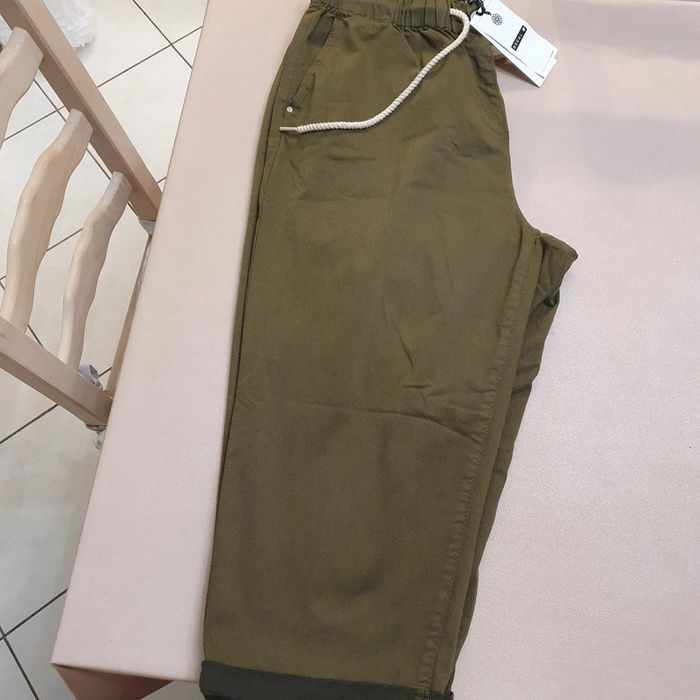 Magnifique pantacourt femme Couleur vert armée taille 48 Breal - photo numéro 5